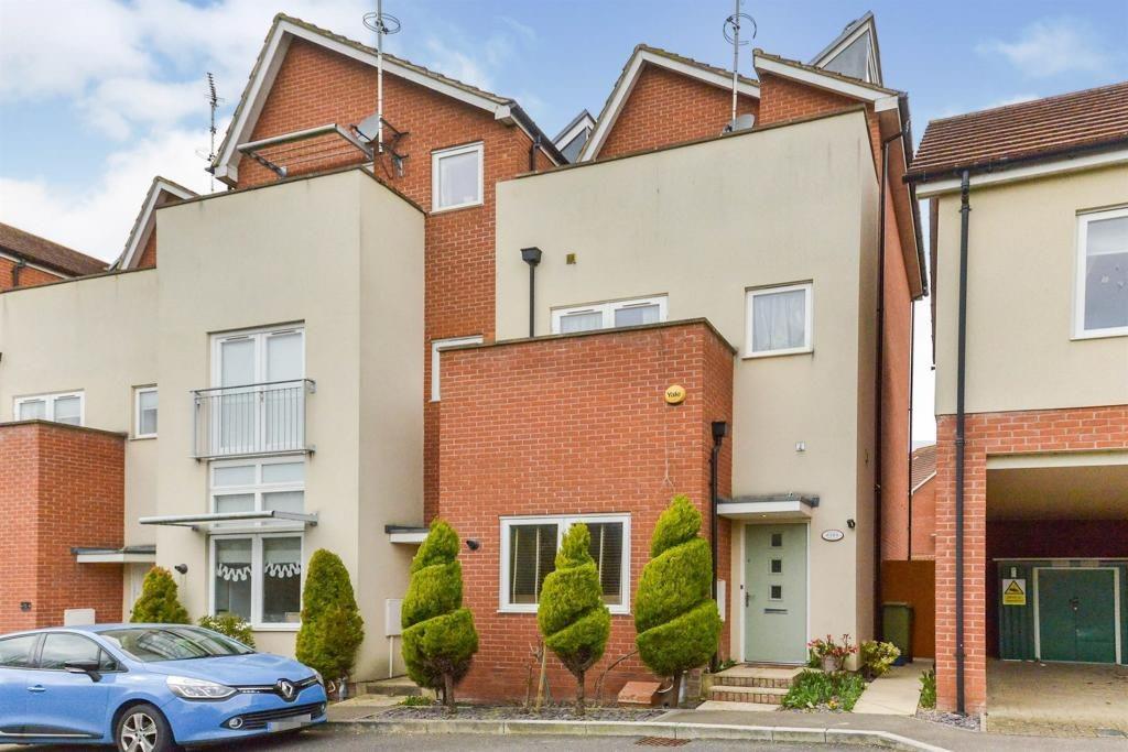 Carradine Crescent, Oxley Park, Milton Keynes
